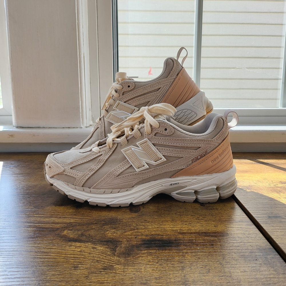 New Balance 1906F Timberwolf Frappe Women 8 Men 6.5 NEW